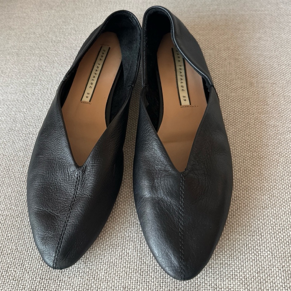 Zara Black Glove Leather  V Vamp Flats Pointed Toe EU 39 US 8